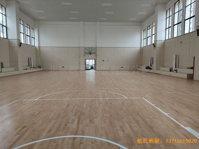 ������ˮ�h���ϵڶ�С�W(xu��)�w��ľ�ذ尲�b����