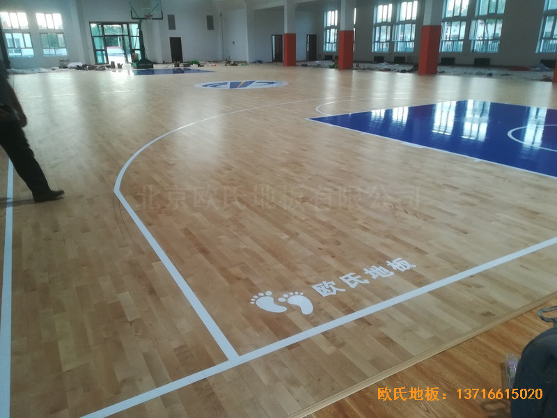 �½����������(d��ng)�����w��ľ�ذ尲�b����4