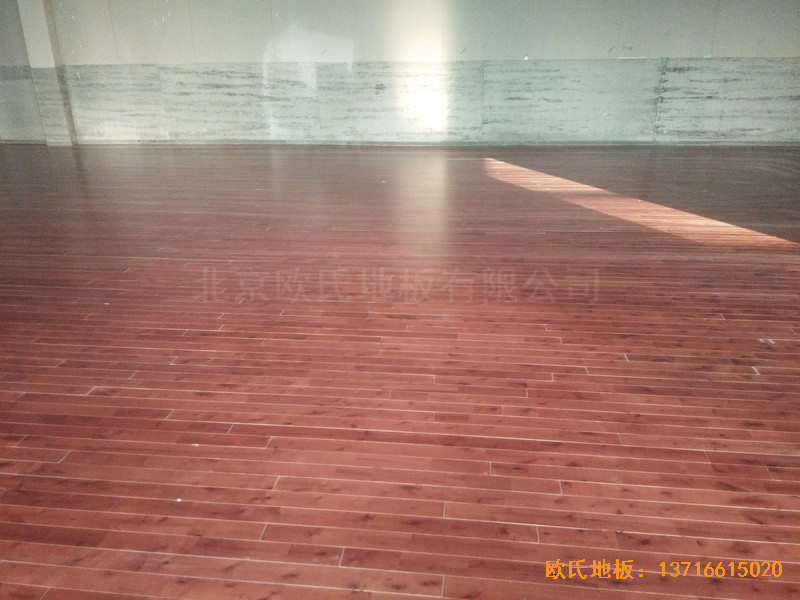 �R���w���赸�W(xu��)У�\��ľ�ذ尲�b����5