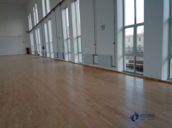 籃球館木地板如何防滑